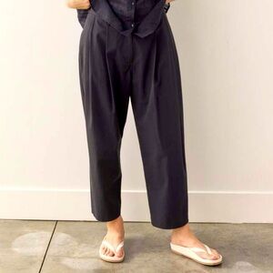 Ali Golden High Waist Pleated Front Taper Trouser S